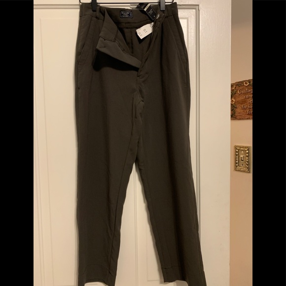 Abercrombie & Fitch Pants - Abercrombie & Fitch Green Medium Cropped Pants New